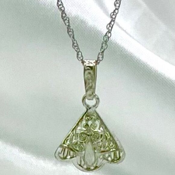 AJA Sterling 925 Silver Pendant & Chain - Picture 2 of 9